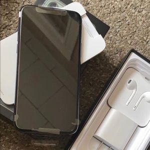 iPhone 11 pro unlocked for any carrier 256GB cheap